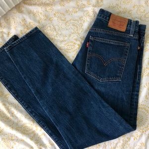 Levi’s Wedgie Icon Jeans in “Something Cheeky”